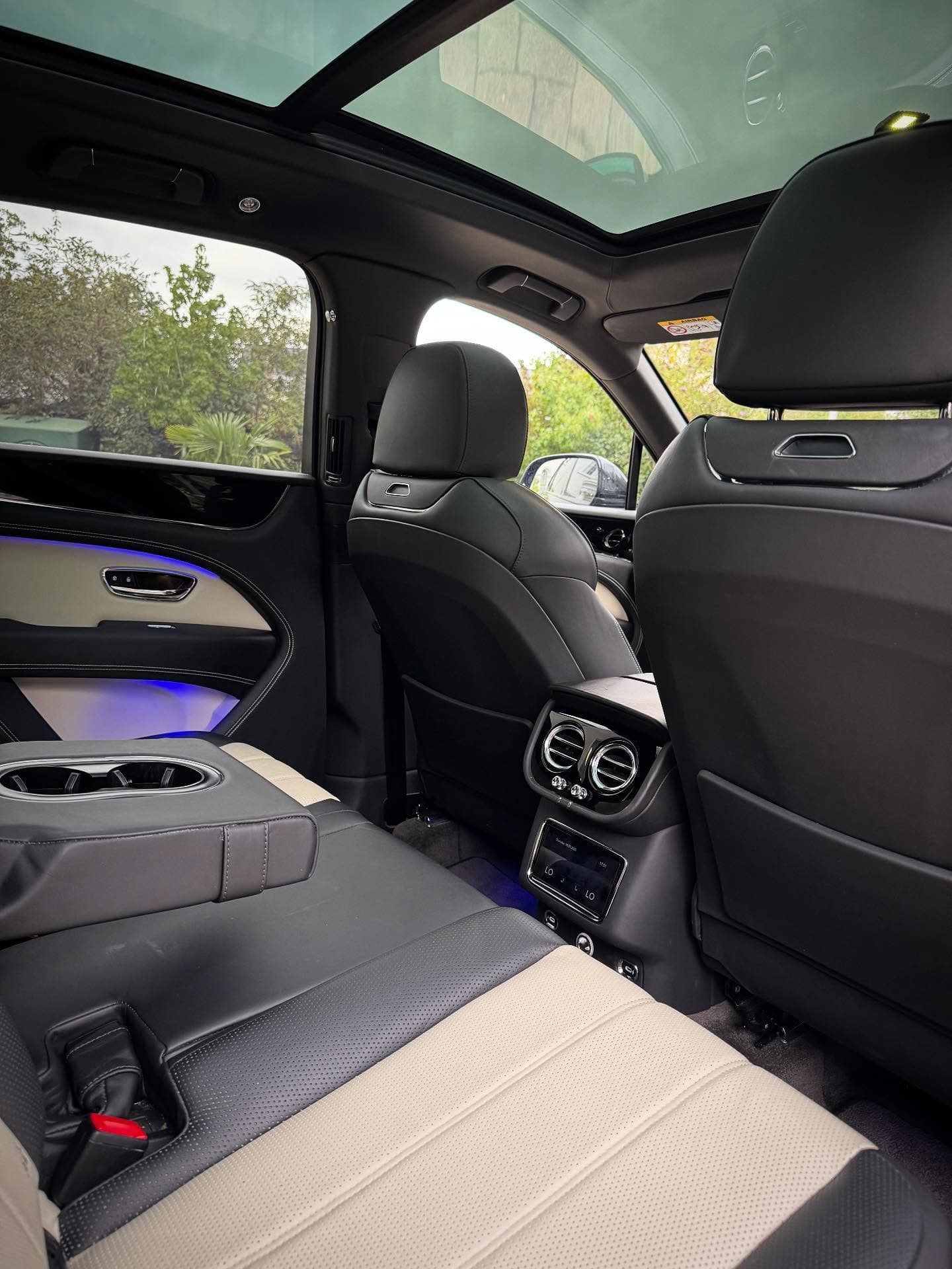 Bentley Bentayga V8 thumbnail 7