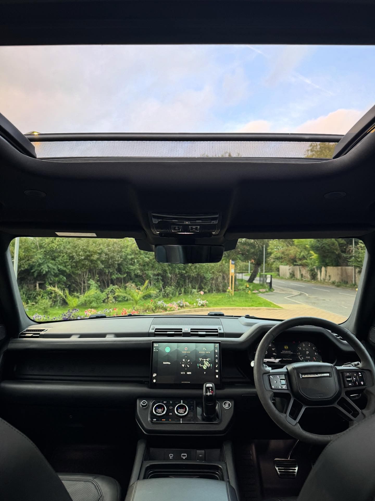 Land Rover Defender V8 thumbnail 6