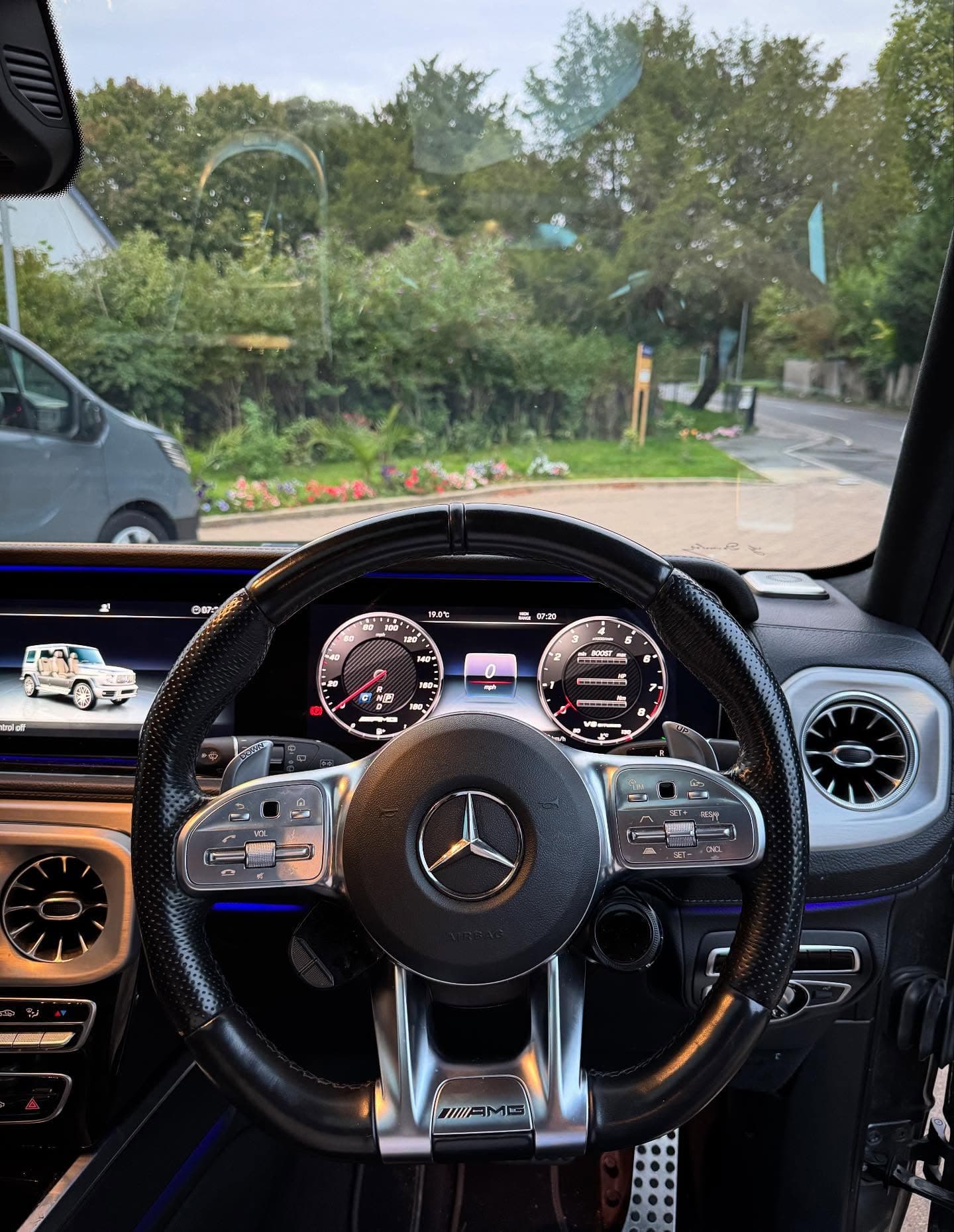 Mercedes-AMG G63 (Black) thumbnail 7