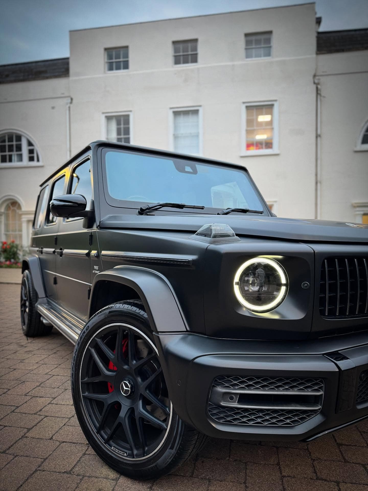 Mercedes-AMG G63 (Black) thumbnail 2