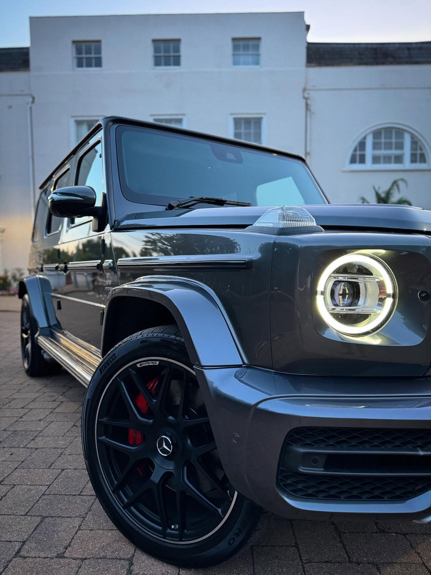 Mercedes-AMG G63 (Grey) thumbnail 2