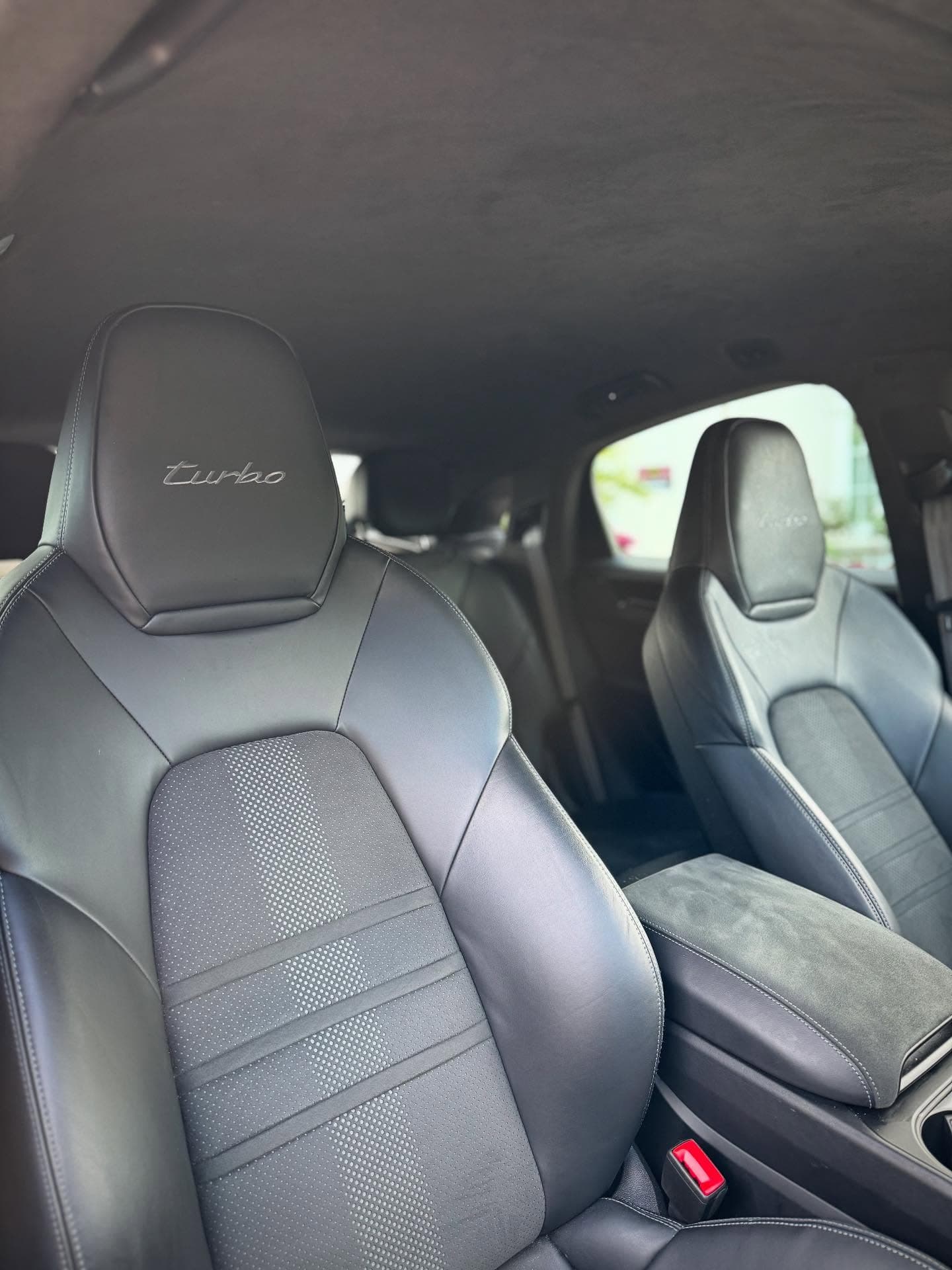 Porsche Cayenne Turbo thumbnail 3
