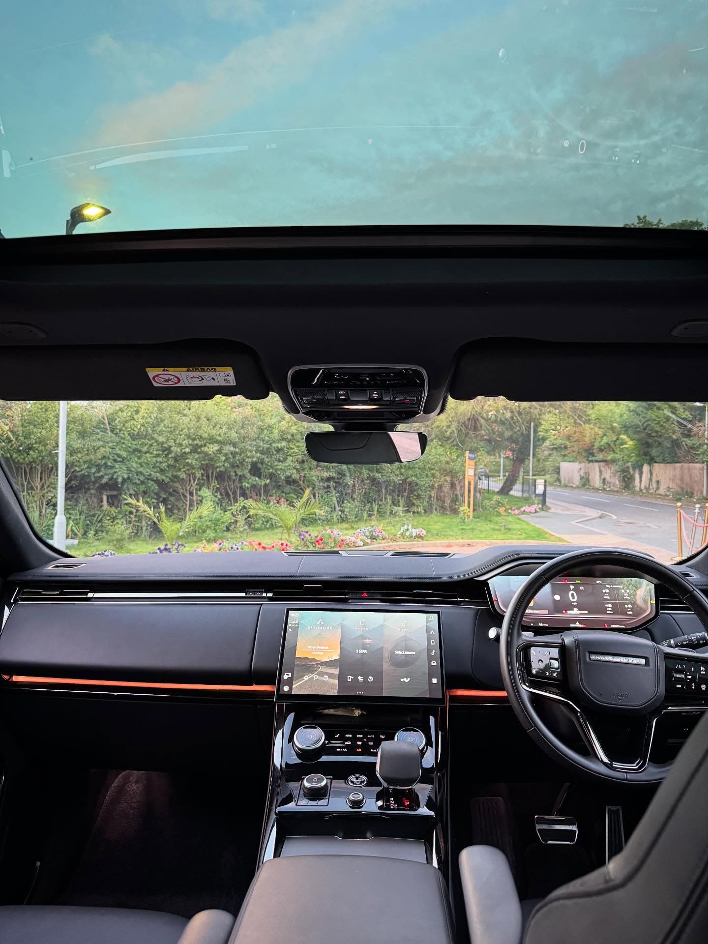 Range Rover Sport thumbnail 4