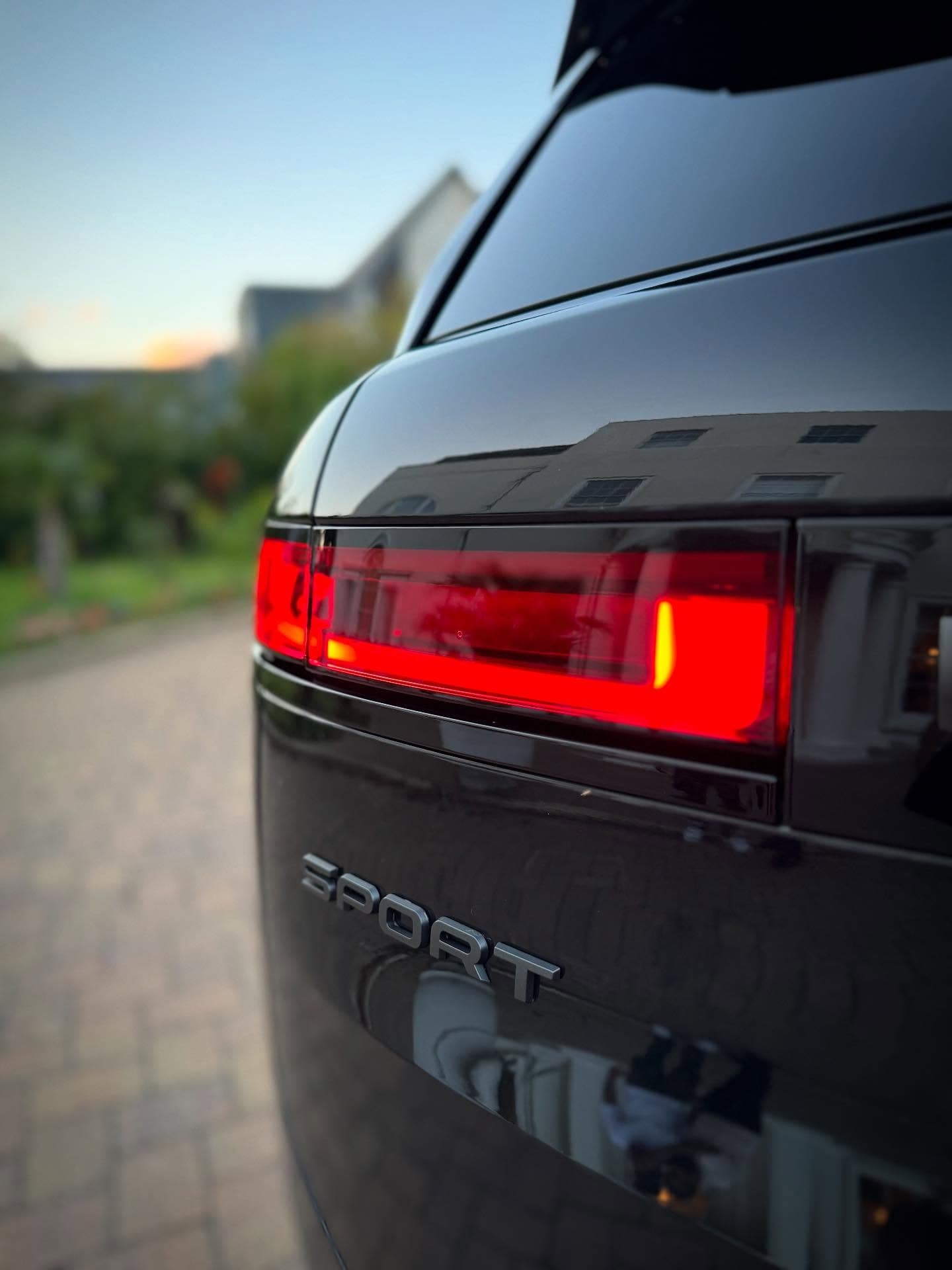Range Rover Sport thumbnail 2