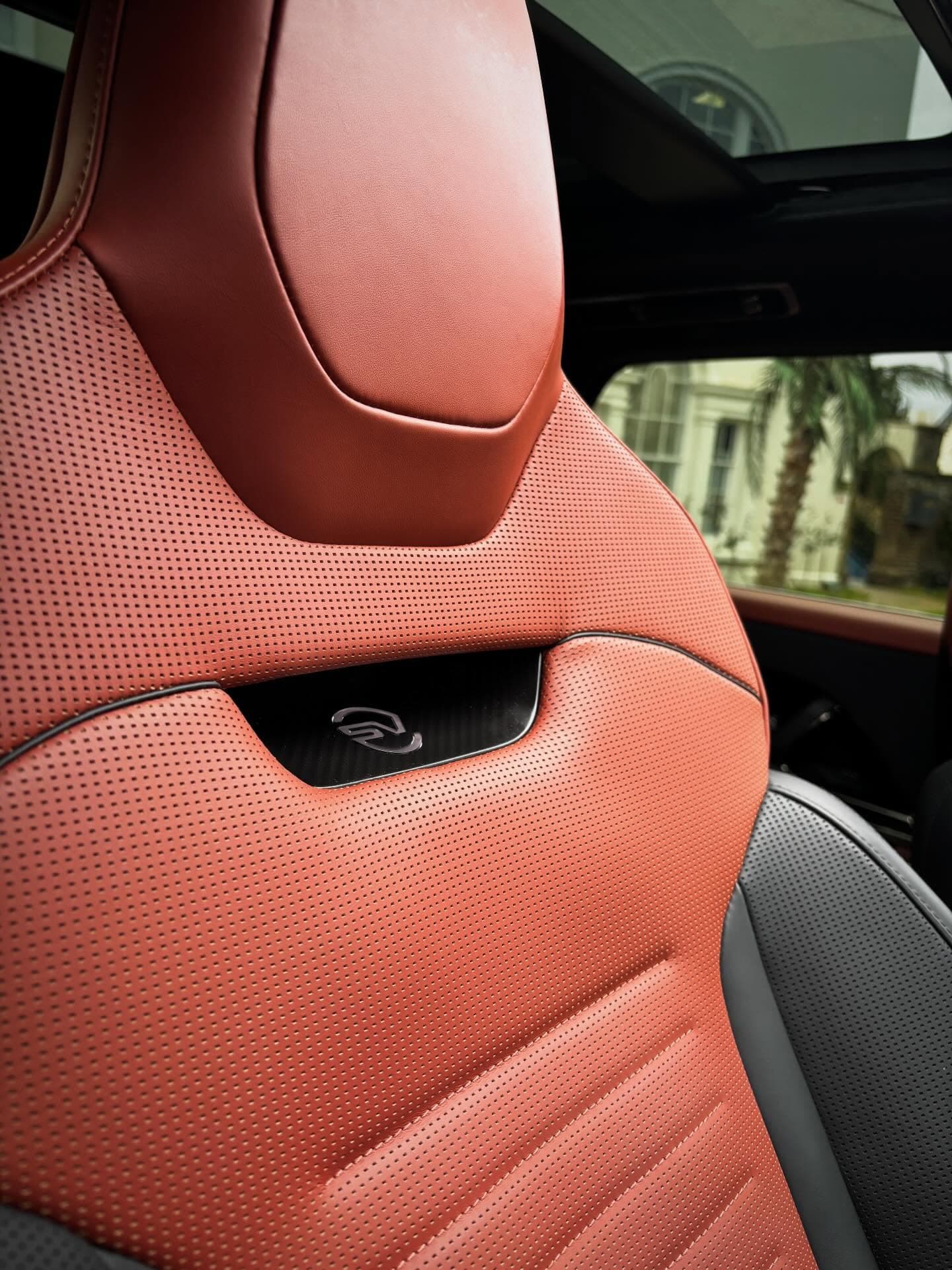 Range Rover Sport SV thumbnail 2